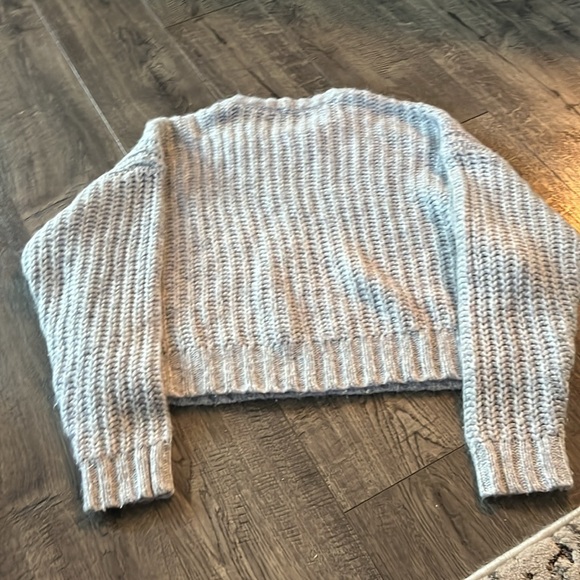 American Eagle sweater size small - Picture 2 of 3